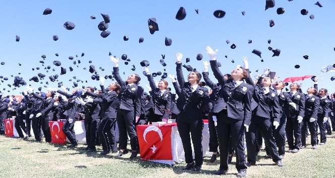 Aksaray POMEM’de 631 yeni polis mezun oldu