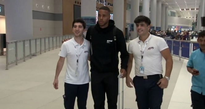 Fenerbahçe’nin yeni transferi Zanka İstanbul’a geldi
