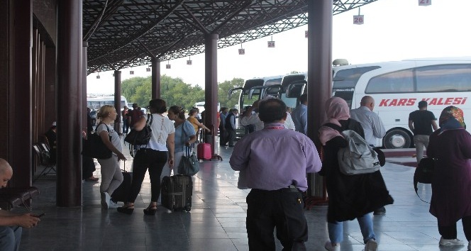 Eskişehir Otobüs Terminalinde bayram hareketliliği