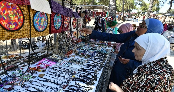 İzmirliler üretici pazarını çok sevdi