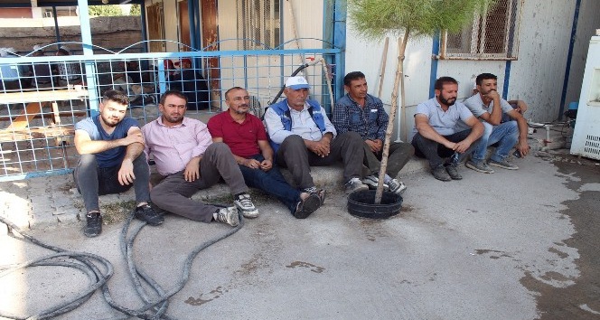 HDP’li Silopi Belediyesinin işten çıkardığı işçilerden eylem
