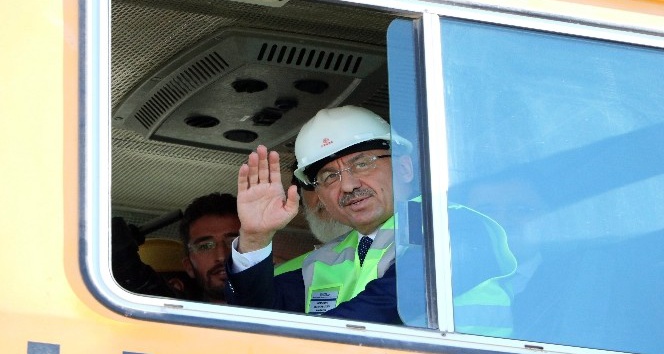 Cumhurbaşkanı Yardımcısı Oktay: “Yatırımlar Türkiye’nin her tarafında hızla devam ediyor”