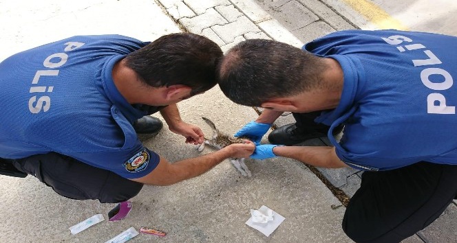 Polis memurlarından alkışlanacak hareket