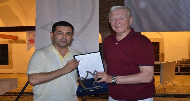 Kuşadası’nda Uğur Dündar belgeselinin galası yapıldı