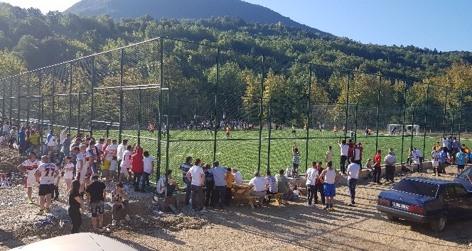 Şirinköy’de düzenlenen futbol turnuvasına yoğun ilgi