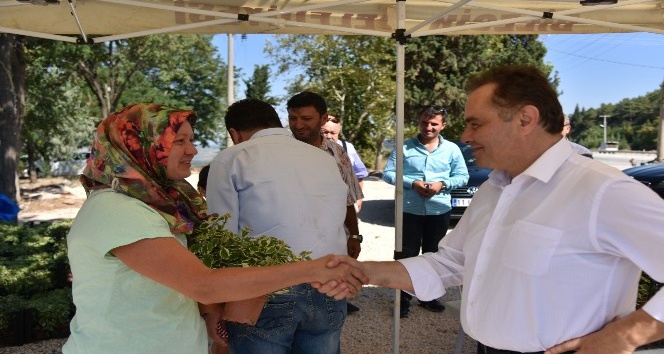 Bilecik Belediye Başkanı Şahin vatandaşlarla bayramlaştı