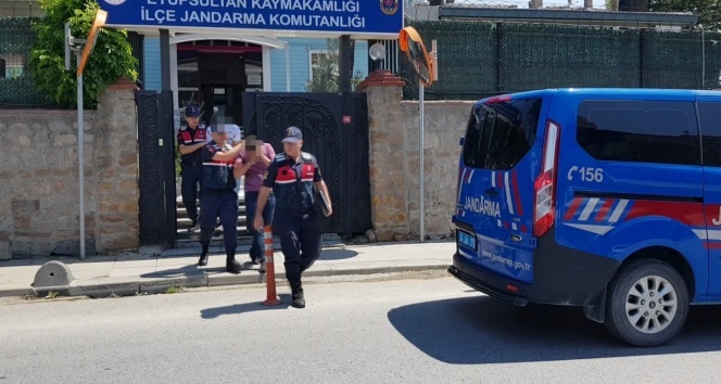 Jandarmadan uyuÅturucu operasyonu: 72 bin hap ele geÃ§irildi