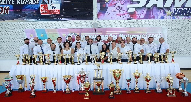 Yakın Doğu Üniversitesi’nden 2018-2019 sezonunda 73 şampiyonluk