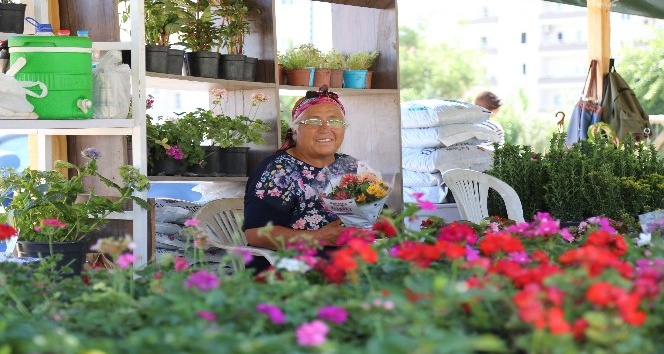 Mezitli’ye çiçek pazarı