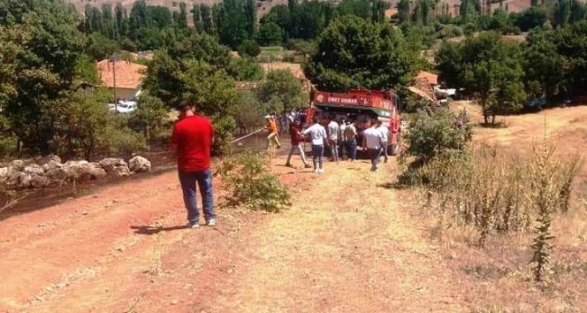 Hisarcık’taki arazi yangını yerleşim alanına sıçramadan söndürüldü