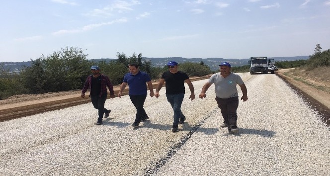 Manisa’da asfalt mesaisi bayramda da devam etti