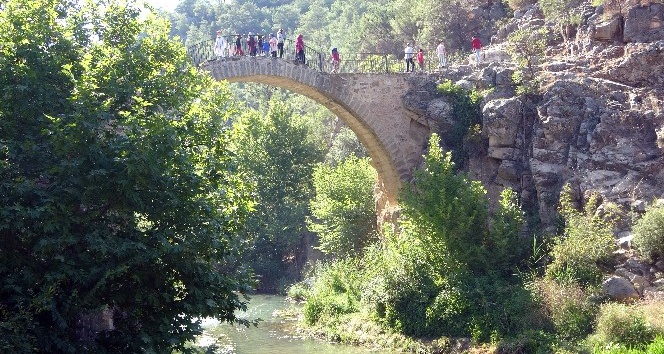Uşak’taki 2 bin 500 yıllık Clandras Köprüsü kentin yeni turizm merkezi oldu