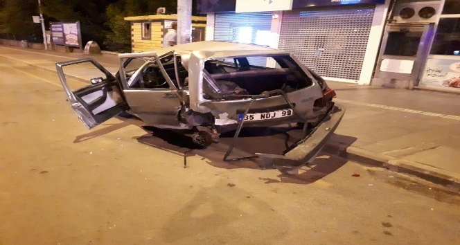 Kağıt gibi ezilen araçtan hafif yaralarla kurtuldu