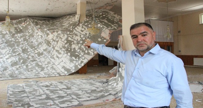 Karaman’da namaz sırasında cami tavanı çöktü