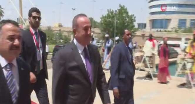 Dışişleri Bakanı Çavuşoğlu, Sudan’da Anayasal Bildiri&#039;nin imza törenine katıldı