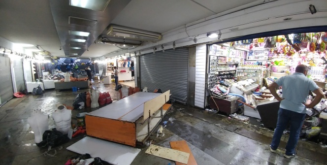 Eminönü alt geçitteki hasar suların çekilmesiyle gün yüzüne çıktı