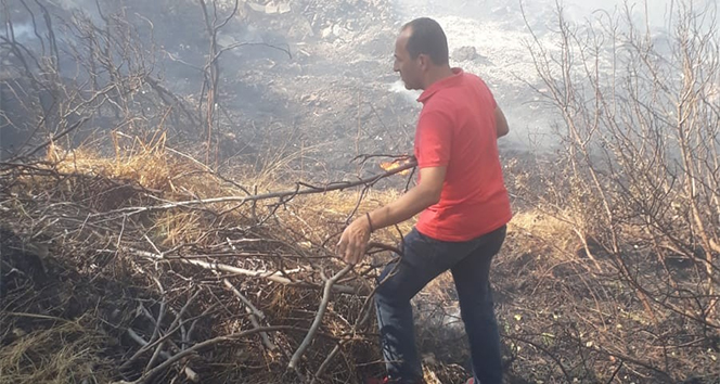 Urla&#039;daki yangına belediye başkanı da müdahale etti