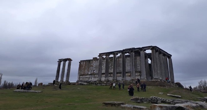 Aizanoi Antik Kenti bayramda doldu taştı