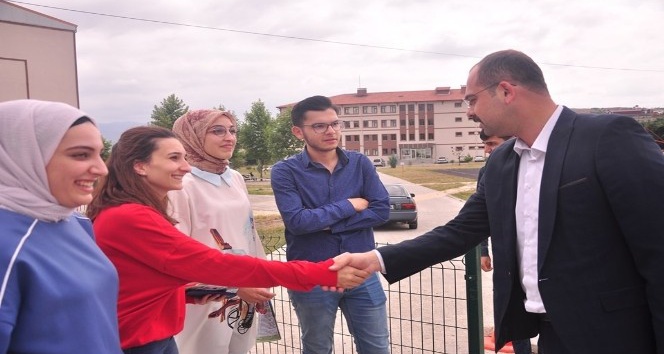 Tosya Belediye Başkanı Volkan Kavaklıgil, öğrencilerle bir araya geldi
