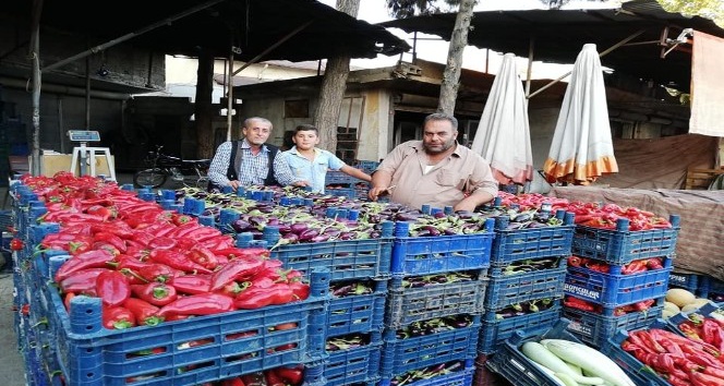 Kilis’te kurutmalık patlıcanlar ile biberler piyasada