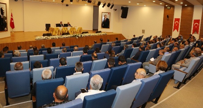 Vali Çakır, okul aile birliği başkanlarıyla toplantı yaptı