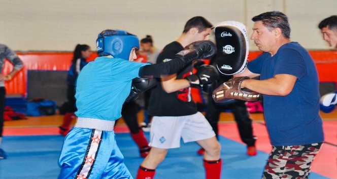 Kick Boks Gençler Milli Takımı, Avrupa Şampiyonası’na hazırlanıyor
