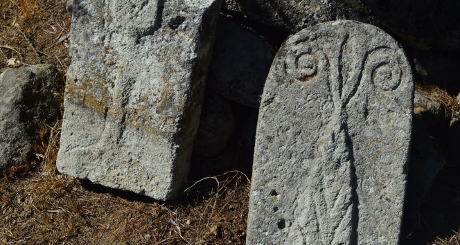 Bursa&#039;da yüzlerce yıllık koç başlı mezar taşı bulundu