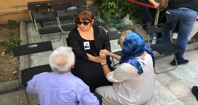 Sezen Aksu’nun baba acısı