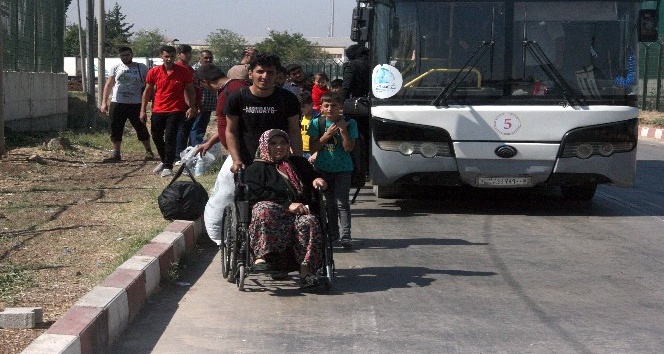 Bayramı ülkelerinde geçiren Suriyeliler dönüyor