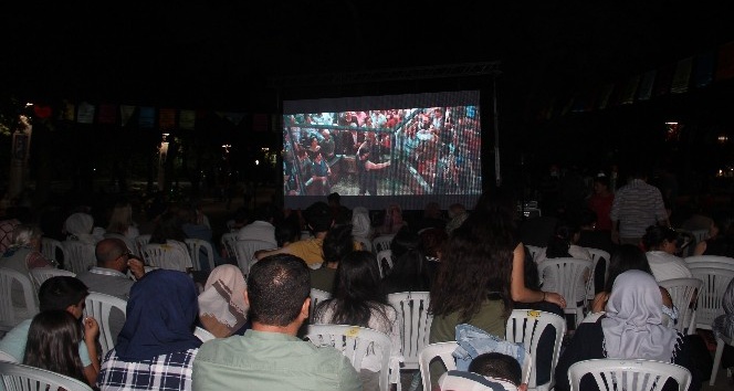 Kurtuluş Parkı’nda sinema keyfi