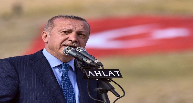 Cumhurbaşkanı Erdoğan: “Her karışında bir yiğidin yattığı bu mübarek topraklarda olmanın heyecanı yaşıyoruz”