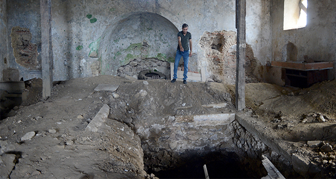 Sarıyer’de defineciler tarihi kiliseyi talan etti