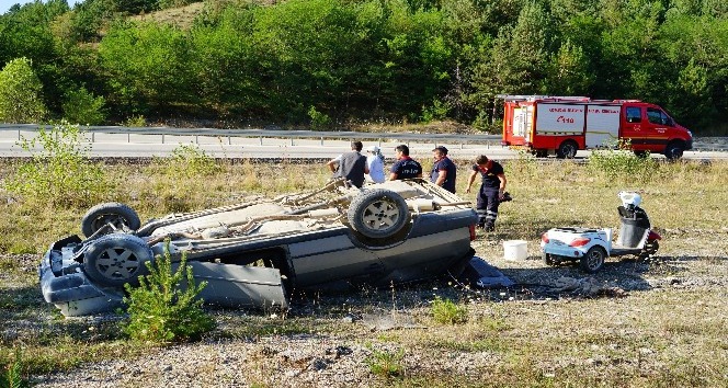 Kastamonu’da virajı alamayan otomobil takla attı: 2 yaralı