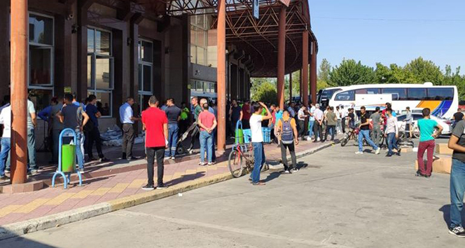 Batman şehirlerarası otogarı karıştı: 1 ölü, 3 yaralı