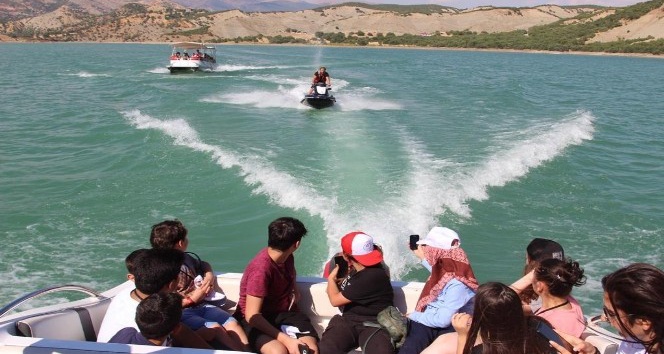 Adana’dan gelen öğrenciler, Tunceli’yi gezdi