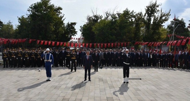 Ağrı’da Zafer Bayramı coşkusu