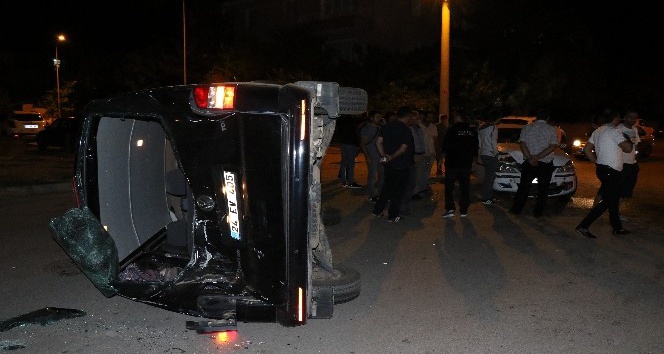 Erzincan’da 3 araçlı trafik kazası: 7 yaralı