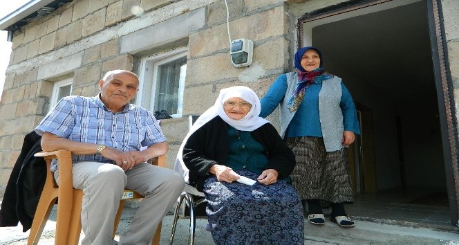95 yaşındaki Şahsenem ninenin köy aşkı