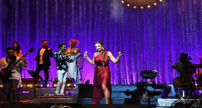 Sıla, Emine Bulut için söyledi