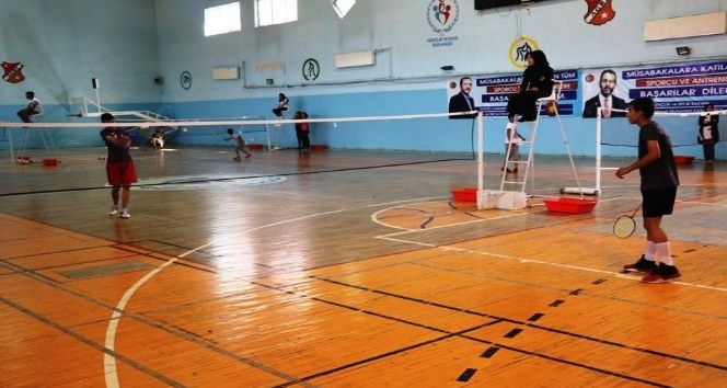 Ağrı’da Zafer Bayramı Badminton Turnuvası düzenlendi