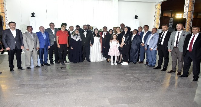 Başkan Çimen kızının nikahını kıydı
