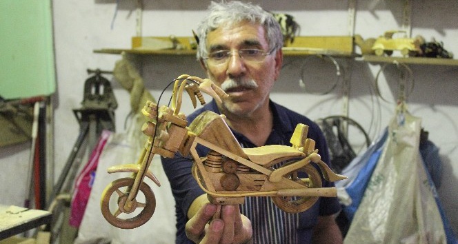 Emekli oldu, hobisi için atölye kurdu
