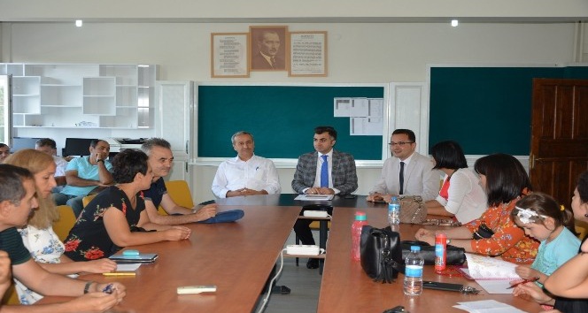 Milli Eğitim Müdürü Vargeloğlu’ndan okul ziyareti