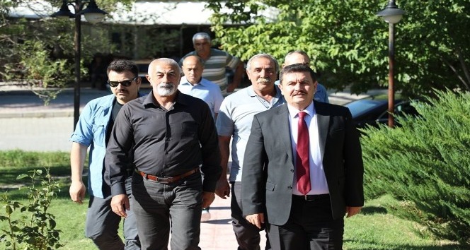 Vali Arslantaş, Erzincan’ın turizm beldelerinden Çağlayan ve Mollaköy’de incelemelerde bulundu