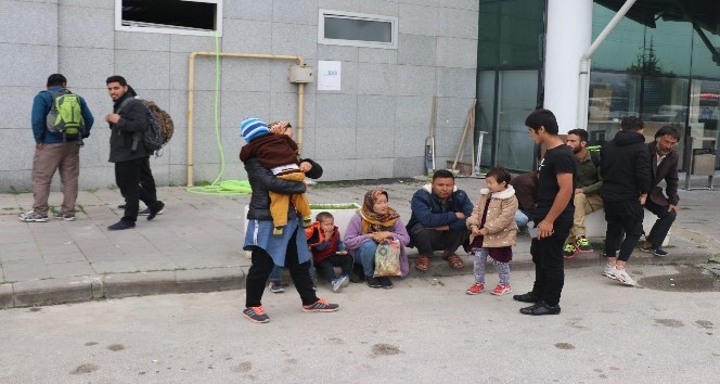 İstanbul’a götürülme vaadiyle 40 mülteci Bolu’da bırakıldı