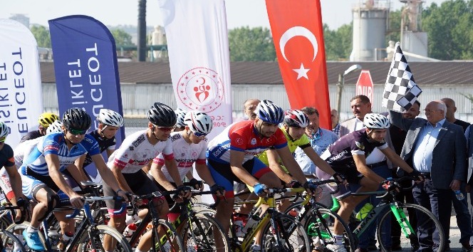 Bisikletçiler, Kastamonu Entegre’nin 50. yıl şenliğinde yarıştı