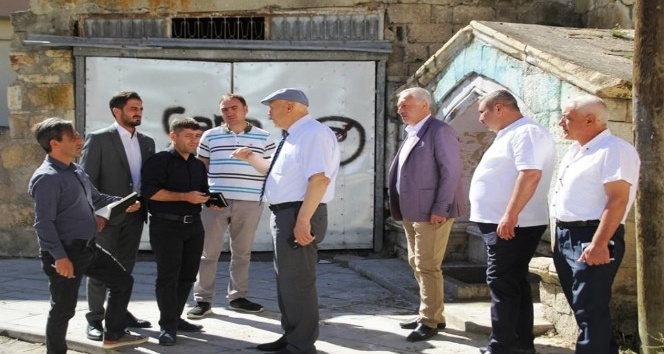 Başkan Pekmezci, Tuzcuzade Mahallesinde incelemelerde bulundu