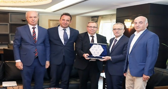 Cumhurbaşkanlığı Strateji ve Bütçe Başkanı Naci Ağbal, Trakya Üniversitesi heyetini kabul etti