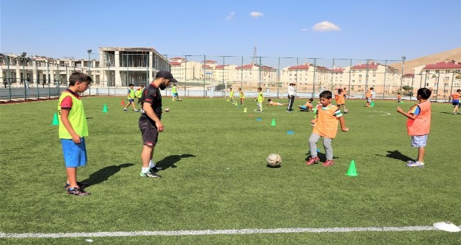 Tuşba Belediyesi’nin ‘yaz spor kursları’ devam edecek