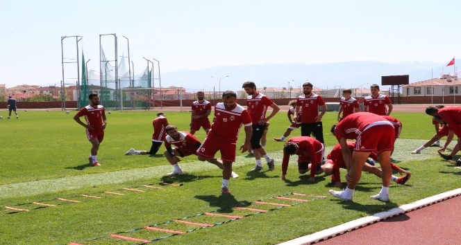 Erzincanspor - Karaköprü Belediyespor maçı hazırlıklarını sürdürdü